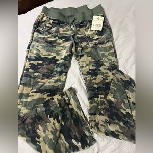 Vintage, NWT woman’s size medium camouflage sweat pants